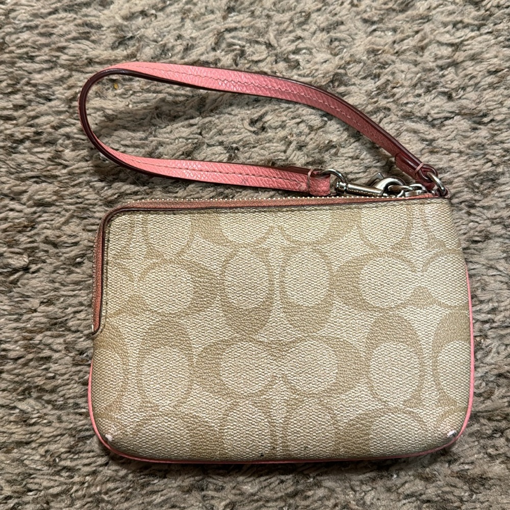 Pink Coach Wrislet - Picture 4 of 4
